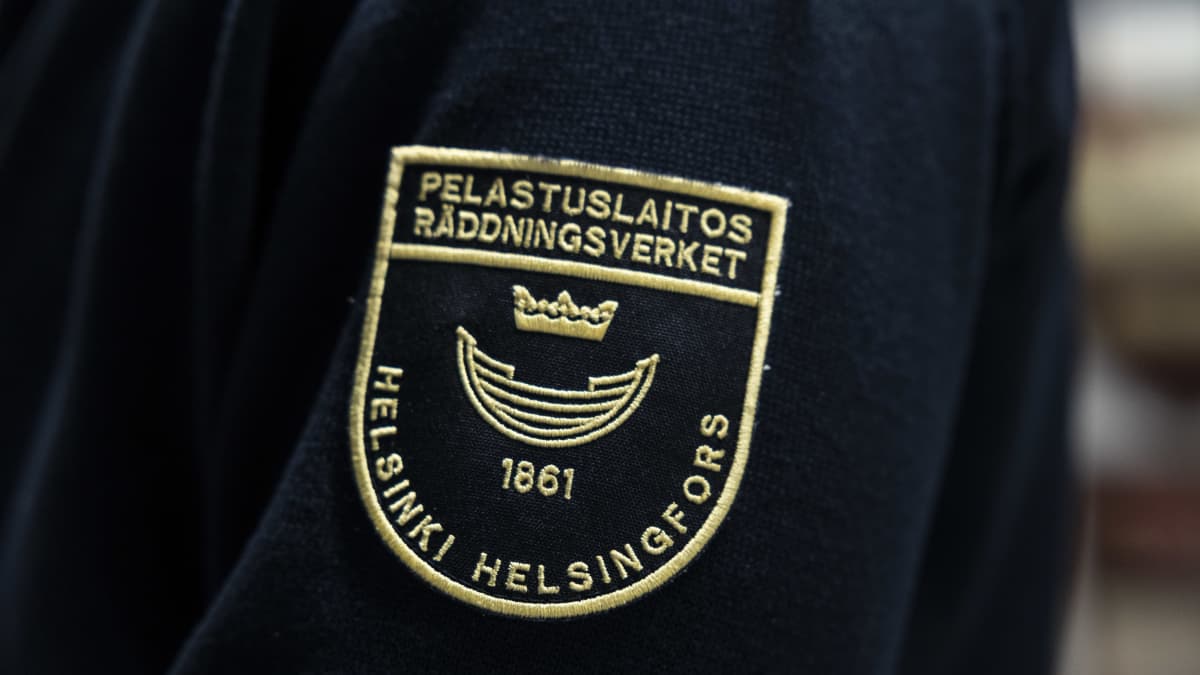 Helsingin pelastuslaitos hihamerkki. 