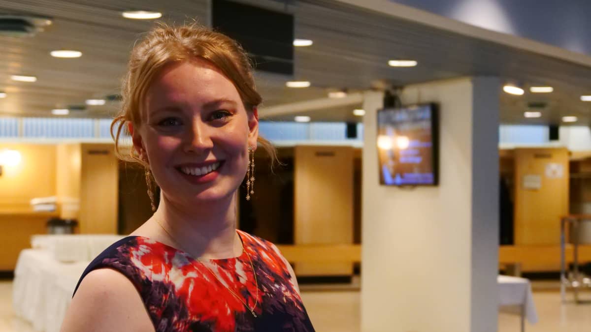 Stella Tähtinen, 27, pääsi vihdoin kilpalavalle – Lappeenrannan  laulukilpailuja voi seurata Ylen kanavilla tiistaista alkaen