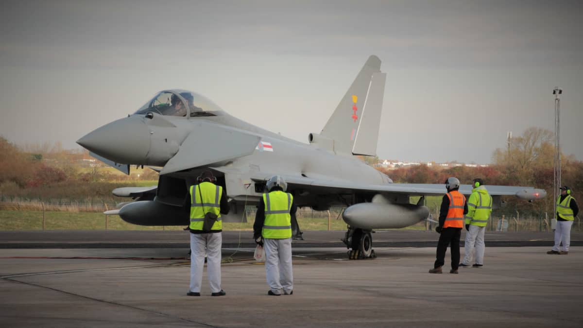 Eurofighter Typhoon valmiina lennolle.