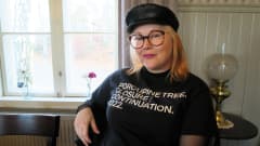 Tea Sissonen asuu ja on töissä Helsingissä, opiskelee Tampereella ja vierailee säännöllisesti Lahdessa poikaystävänsä luona.