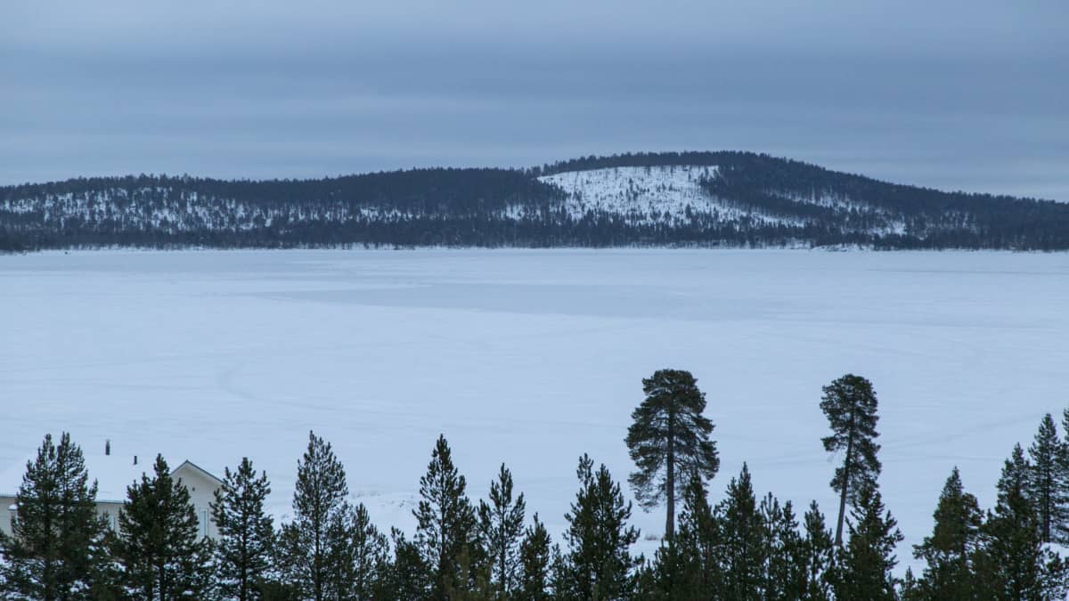 Inarijärven maisema