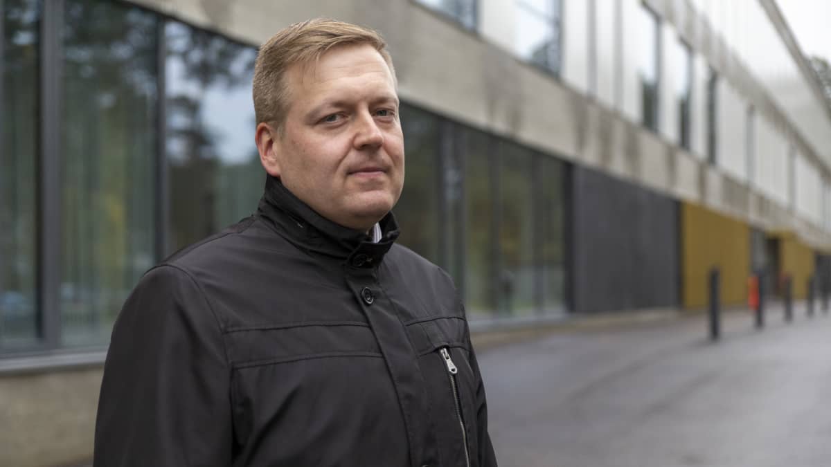 Maanpuolustuskorkeakoulun Sotataidon laitoksen apulaisprofessori Mikko Karjalainen.