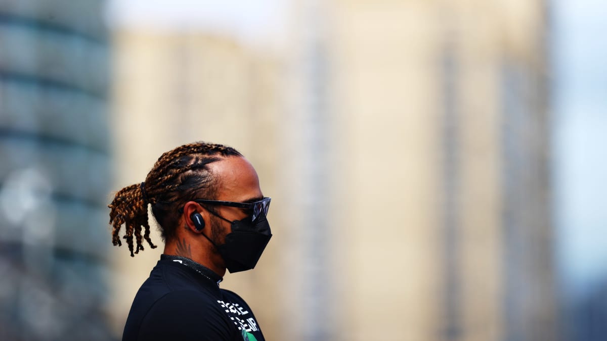 Lewis Hamilton pettyneenä.