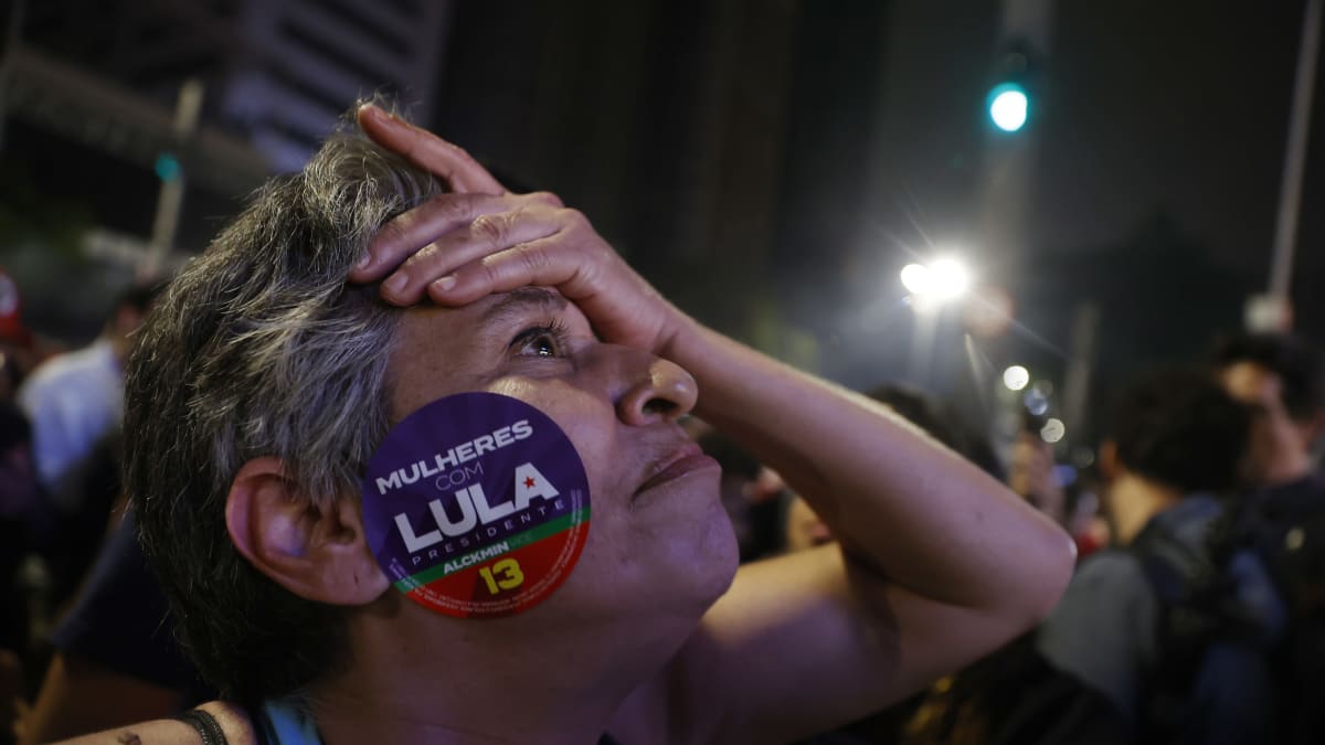 Entisen presidentin Inácio Lula da Silvan kannattaja jännitti vaalitulosta São Paulossa.