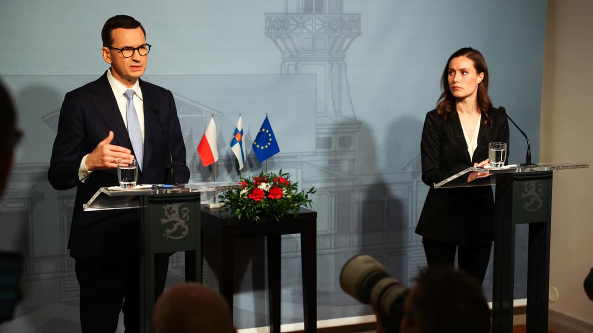 Puolan pääministeri Mateusz Morawiecki ja pääministeri Sanna Marin.