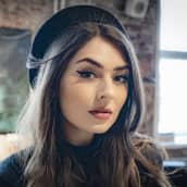 Rita Behm Lahden Kahiwa kahvilassa .