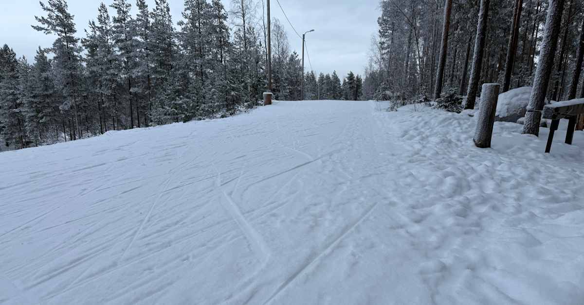 Kouvolalaismies teki hyvää hyvyyttään latuja Valkealassa, mutta kaupunki kielsi – kansanedustaja: ”Ei pitäisi lannistaa”