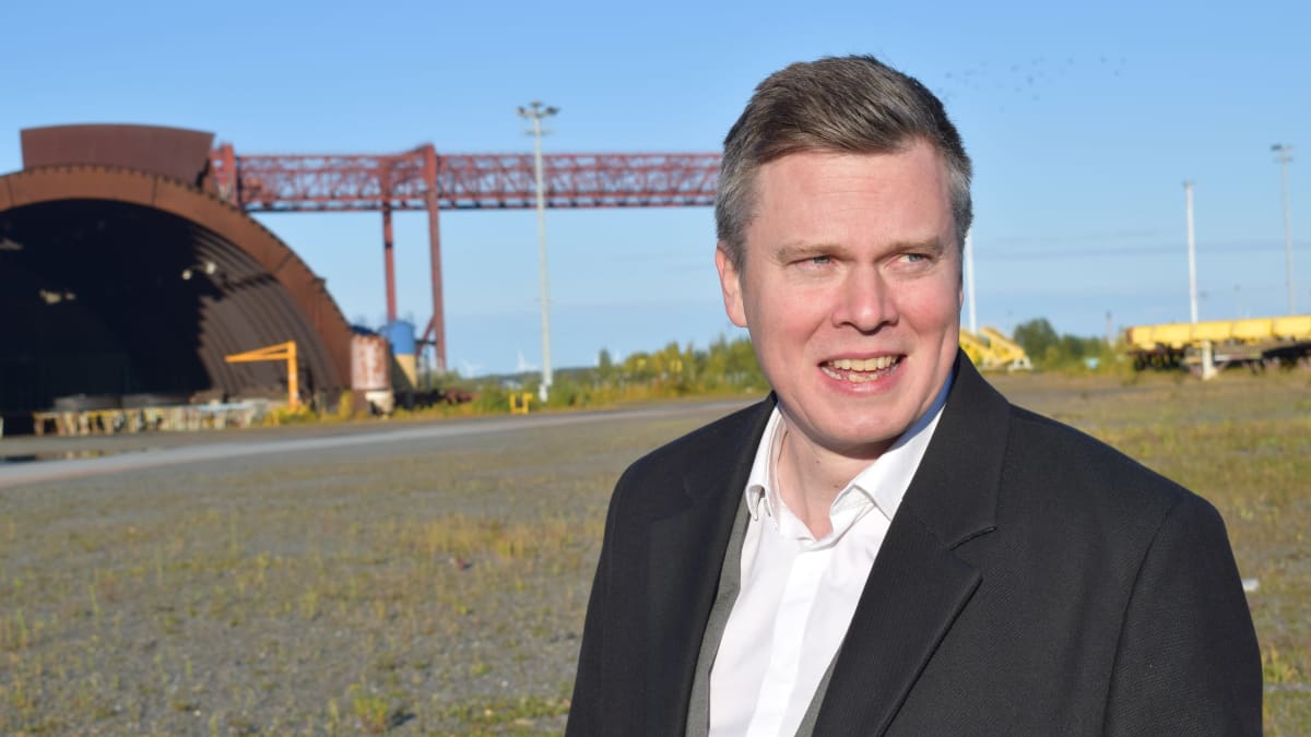 Enersensen toimitusjohtaja Jussi Holopainen Porin Mäntyluodon telakalla.