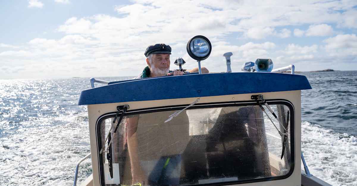 Att vinka till varandra på havet ökar trivseln och trygghets­känslan: "Det är ett sätt att le"