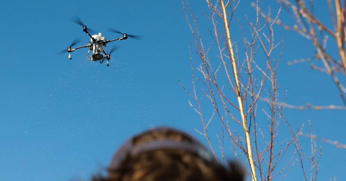 Metsien lannoitus droonilla yleistyy, mutta samalla lisääntyvät myös drooneista tehdyt hätäilmoitukset