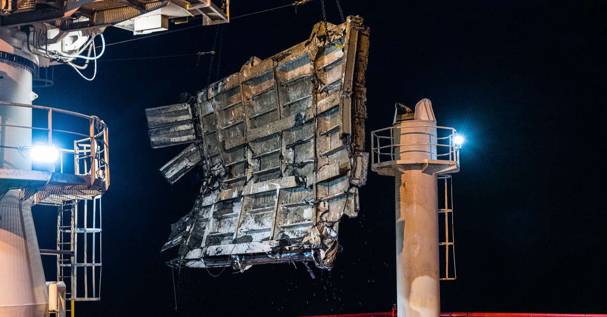 Investigators pull Estonia shipwreck's bow ramp from sea | Yle News | Yle