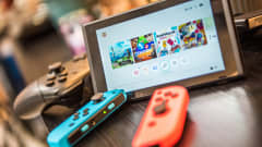 Nintendo Switch med olika kontrollers