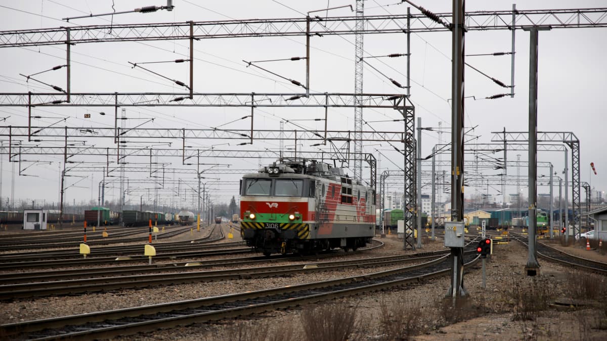 Veturi Kouvolan ratapihalla