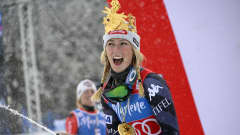 Mikaela Shiffrin iloitsee