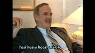 John Cleese A-studion haastattelussa 1997.