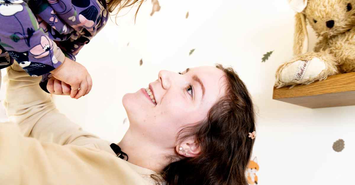 Pienen lapsen paikka on kotona, sanoo 26-vuotias kotiäiti – näin 300 euron tuella tulee toimeen