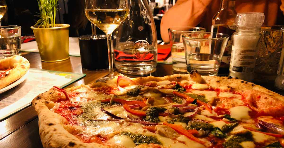 Wednesday's papers: Tax breaks for data centres, Italian restaurateur's bureaucratic frustration and a cat's €9,000 in damage