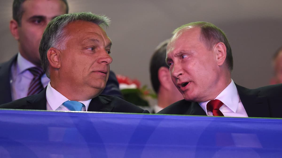 Venäjän presidentti Vladimir Putin ja Unkarin pääministeri Viktor Orban seurasivat judo-ottelua Budapestissa syyskuussa 2017. 