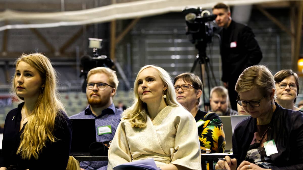 Iiris Suomela, Maria Ohisalo, Krista Mikkonen ja Jani Saikko Joensuussa Vihreiden puoluekokouksessa