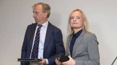  Liike Nytin Harry Harkimo ja perussuomalaisten puheenjohtja Riikka Purra tiedostustilaisuudessa eduskunnan Kansalaisinfossa Helsingissä 7. lokakuuta 2021.