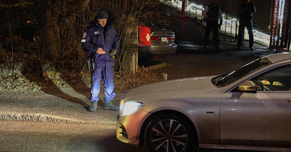 Poliisitehtävä Espoossa Helvetin enkeleiden kerhotilan edustalla