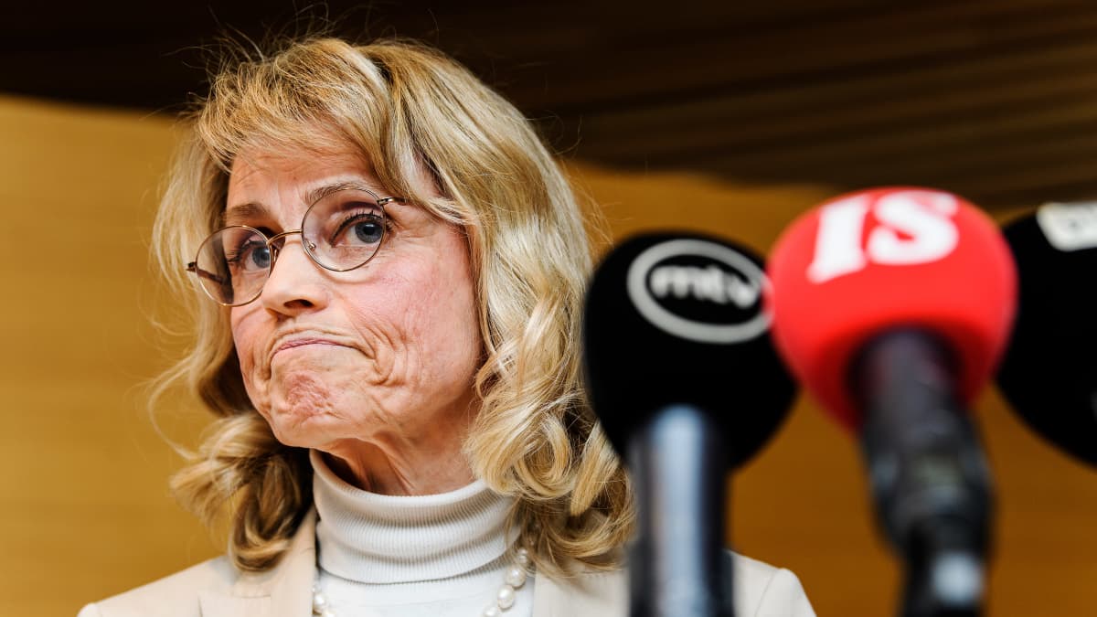 Kansanedustaja Päivi Räsänen kommentoi syytteidensä hylkäämistä eduskunnan Pikkuparlamentin kansalaisinfon tiloissa 30. maaliskuuta.