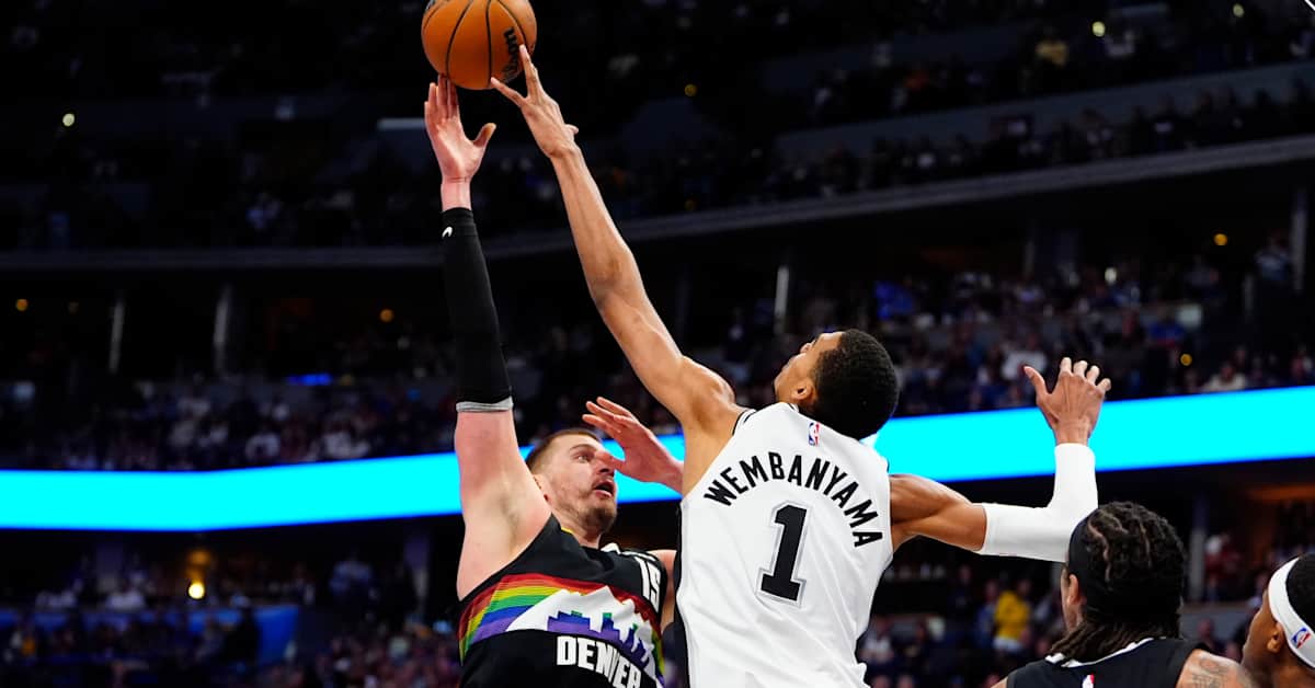 NBA:n jättiläiset törmäsivät – Jokic voitti Wembanyama-taiston bravuuriheitollaan