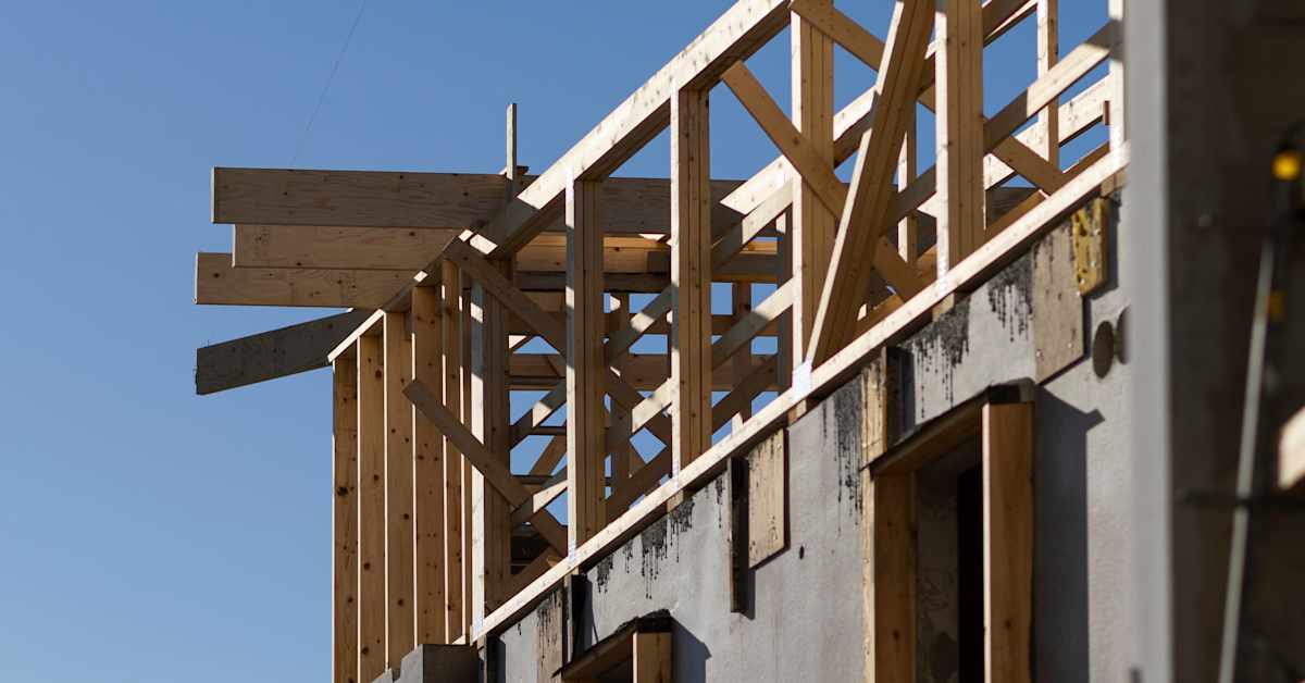 Asuntorakentaminen on romahtanut 1950-luvun tasolle, mutta Kellon kylälle nousee historian ensimmäinen kerrostalo