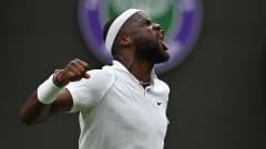 Frances Tiafoe tiputti Tsitsipaksen.