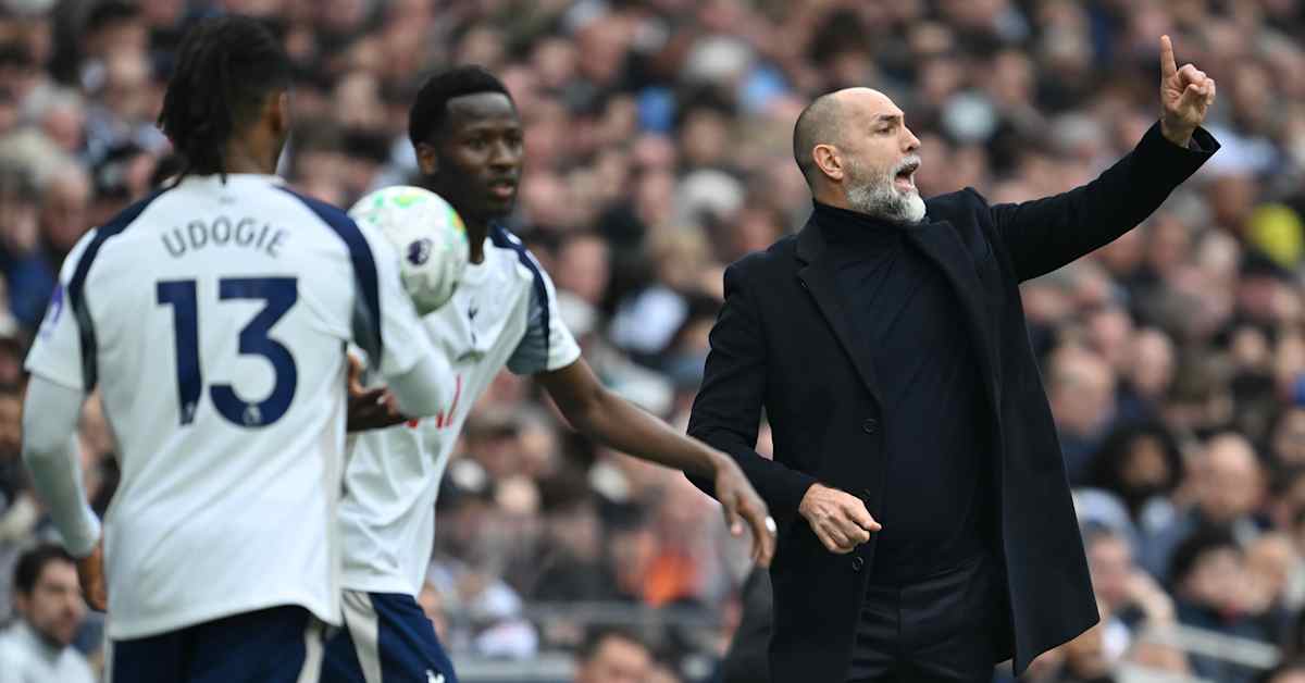 Sarjapaikkansa säilyttämisen kanssa pyristelevä Tottenham antoi potkut päävalmentajalleen