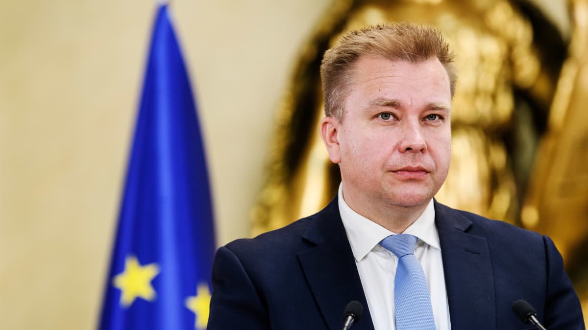 Antti Kaikkonen tiedotustilaisuudessa 15. toukokuuta.