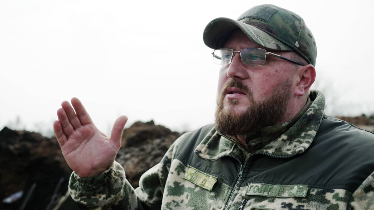 Bahmutissa tarvitaan enemmän ammuksia, jotta venäläisten hyökkäys voitaisiin pysäyttää nopeammin, sanoo Serhi, Kramatorskin rajajoukkojen komentaja.