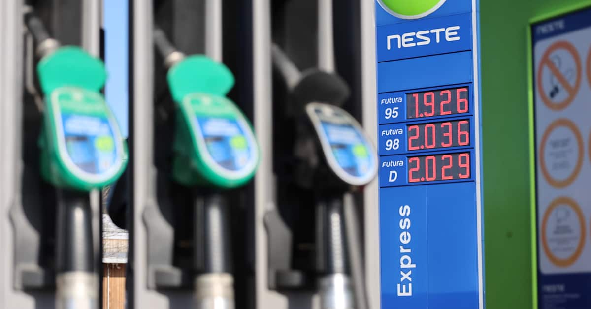 Bränslet kostar nu 2 euro vid flera pumpar: ”Det hjälps inte, man måste tanka bilen”