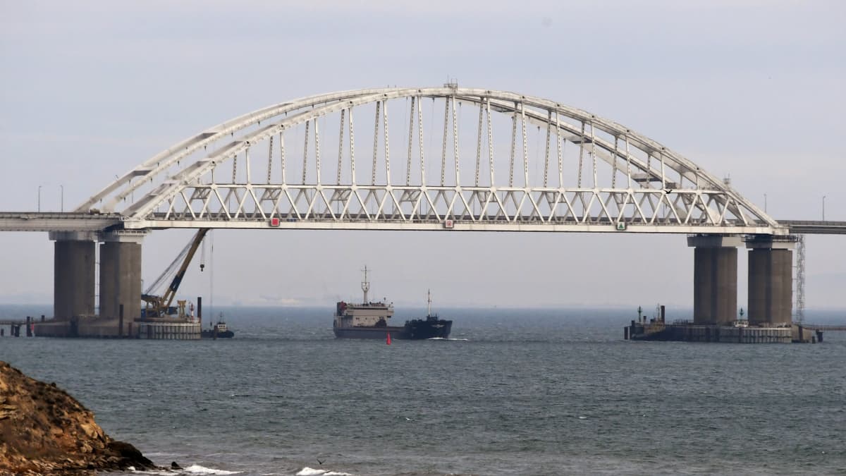 Kertšinsalmen ylittävä silta Krimin niemimaan ja Venäjän välillä.