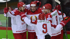 Valko-Venäjän jääkiekkomaajoukkue juhlii maalia MM-kisojen alkulohkossa.