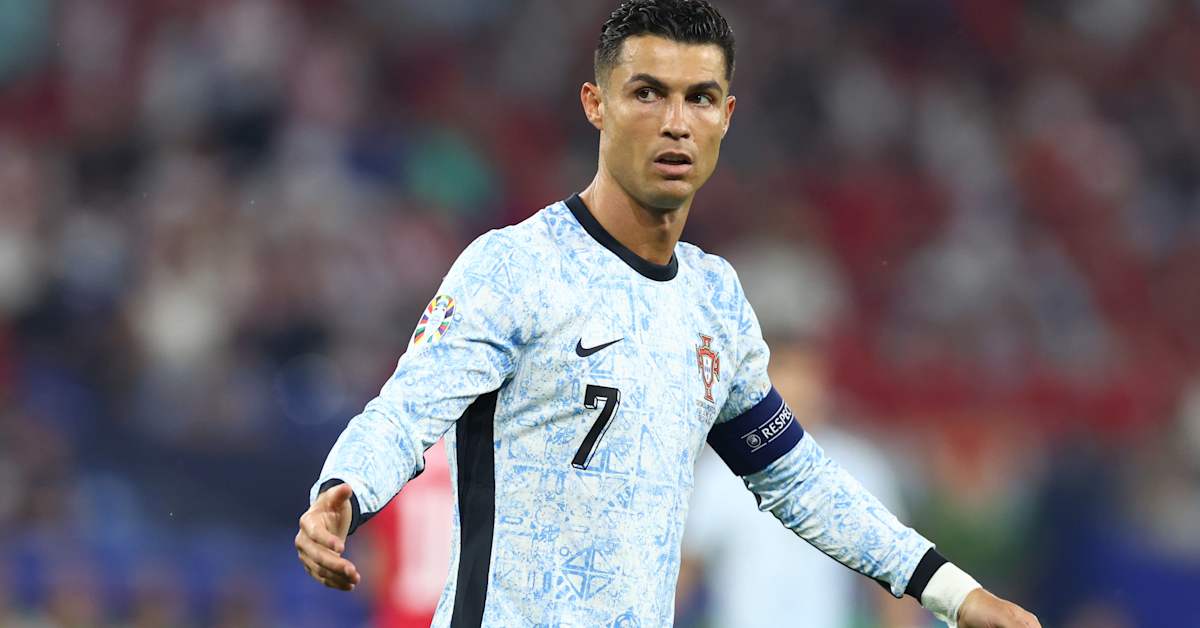 Watch how Cristiano Ronaldo threw a tantrum and made questionable