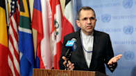 Iranin apulaisulkoministeri Majid ​Takht-Ravanchi puhujankorokkeella.