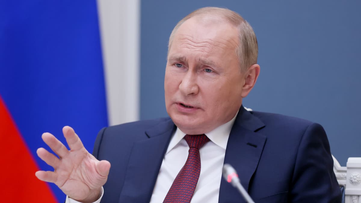 Venäjän presidentti Vladimir Putin puhuu sijoitusalan etätapaamisessa Moskovassa.