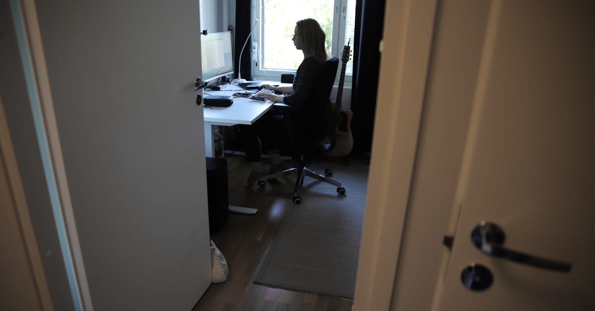 Friday's papers: Russian assets, personal connections, and the cost of remote work