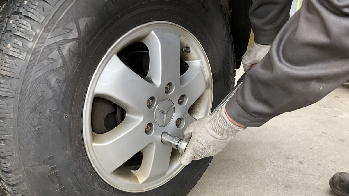 Pieni peräkärryn rengas oli ennen autojen käytetyin rengaskoko ...