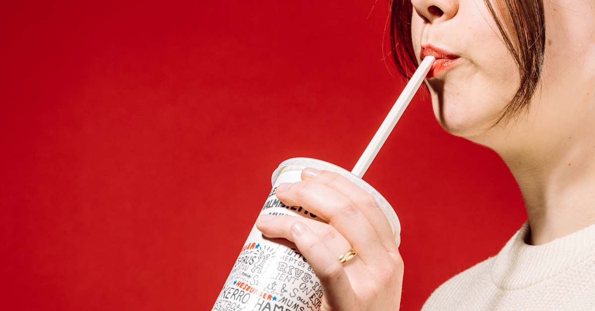 Sokerilliset virvoitusjuomat maksavat jatkossa lisää Hesburgerissa ja McDonald'sissa