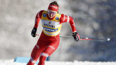 Natalja Neprjajeva hiihtää sprinttikarsintaa Lahdessa.