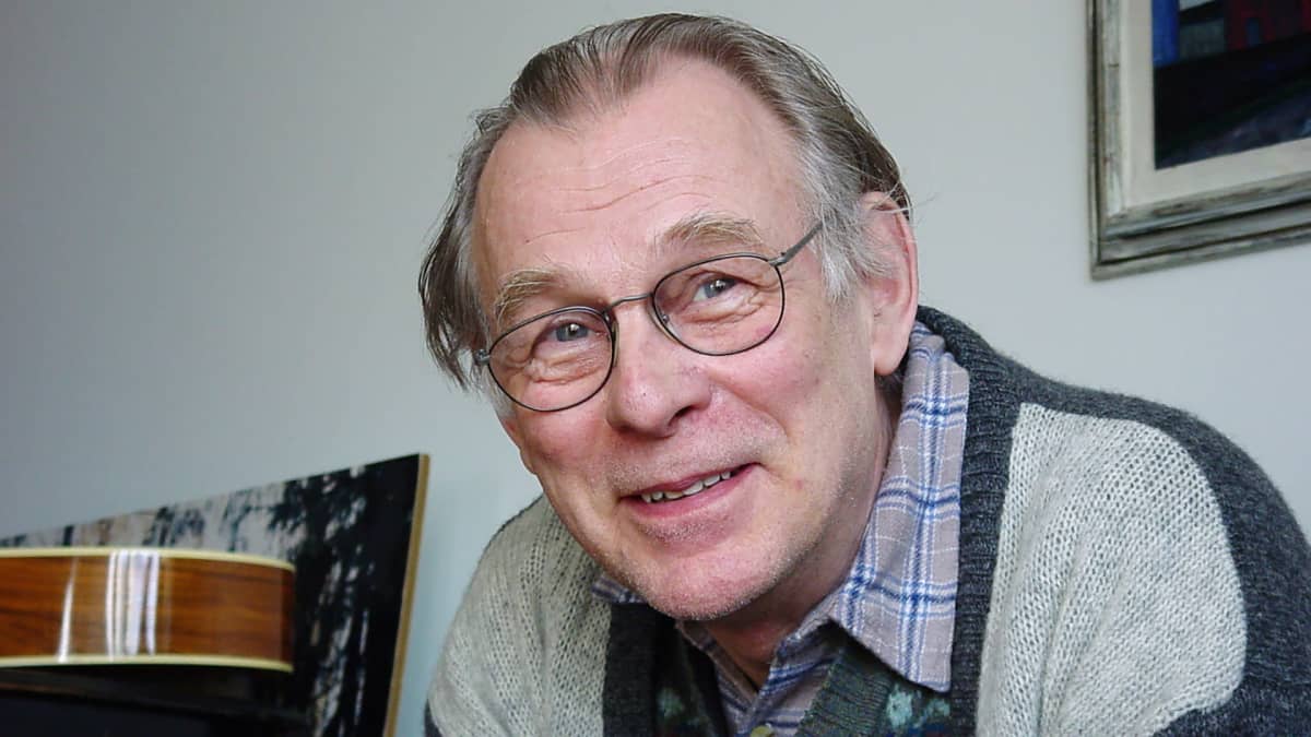 Käsitetaiteilija, emeritusprofessori Lauri Anttila.