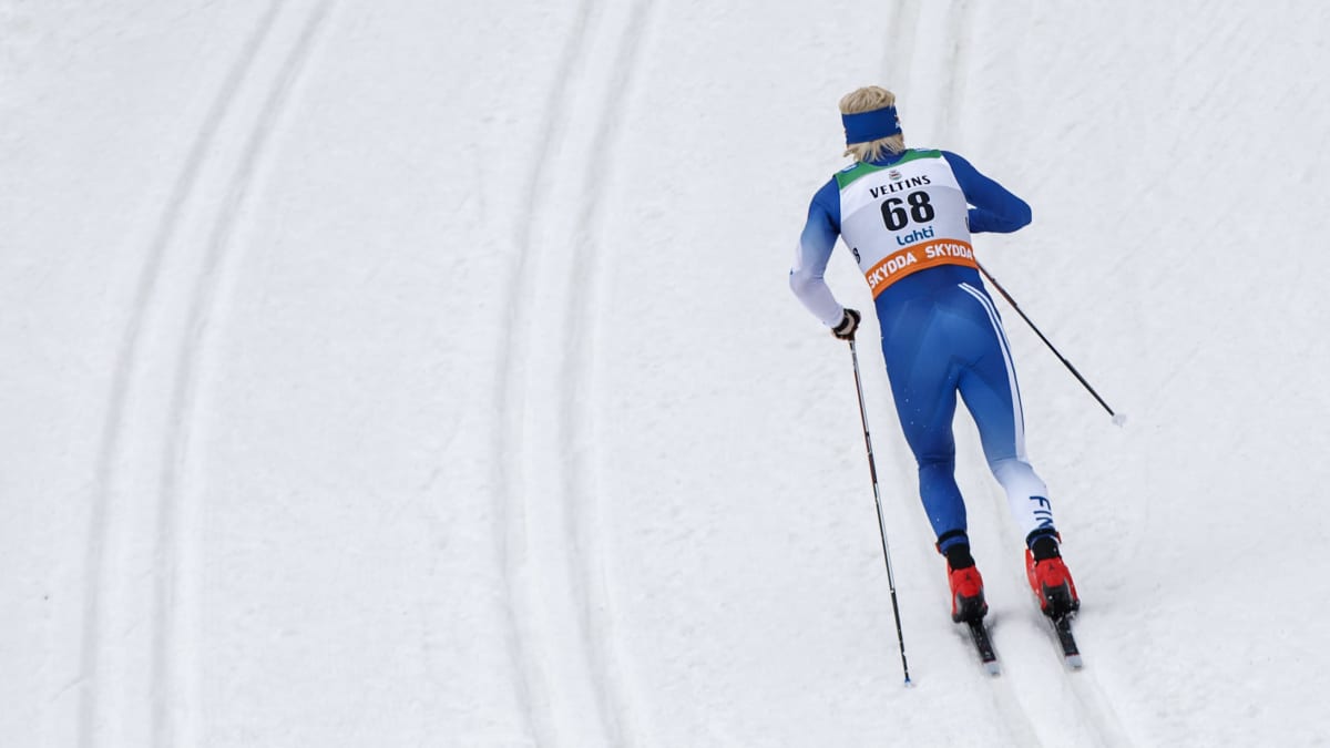 Eero Rantala hiihtää Salpausselän maailmancupin sprintissä. 