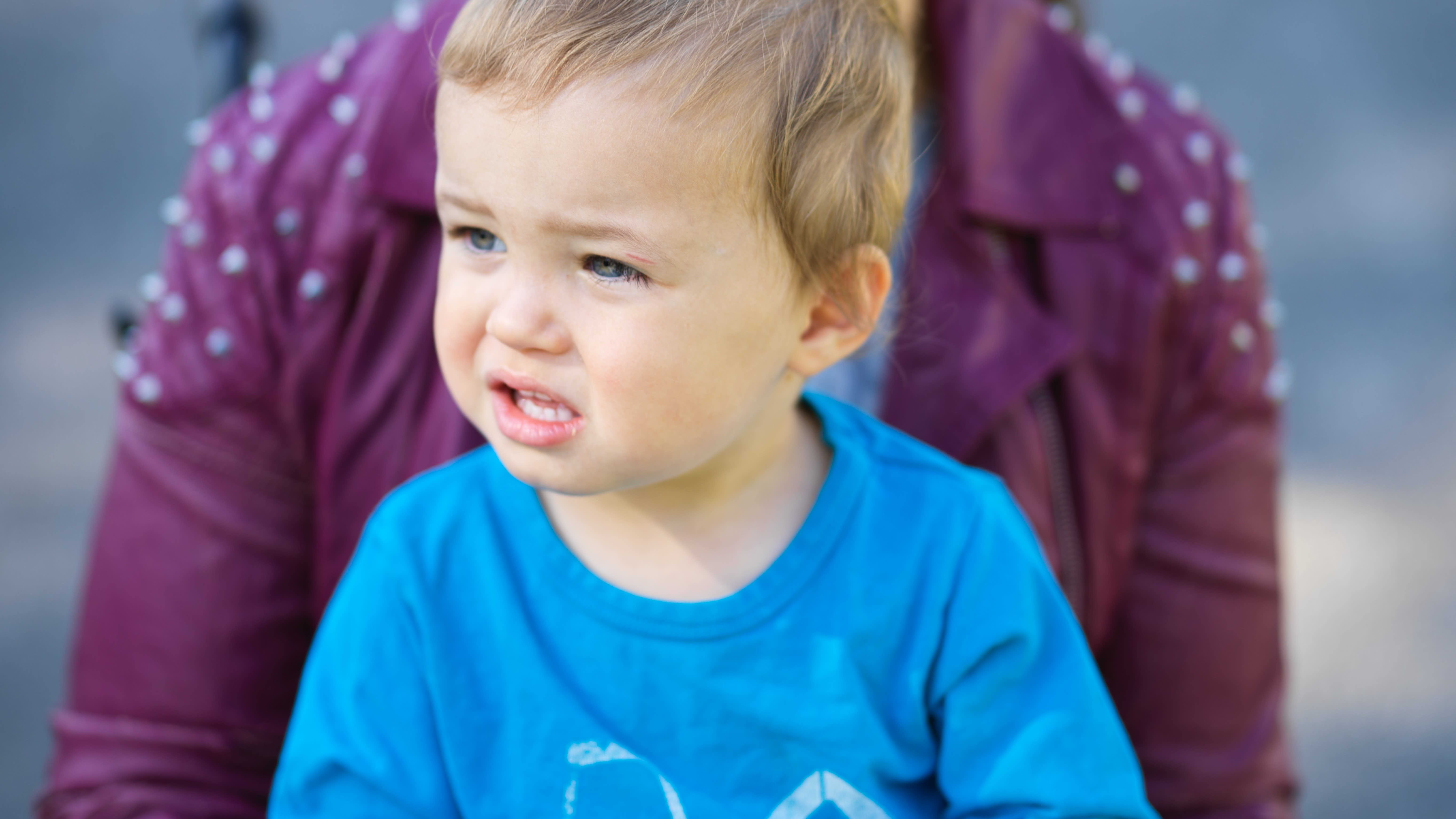 Dalinda Luolamo ja hänen poikansa kanssa