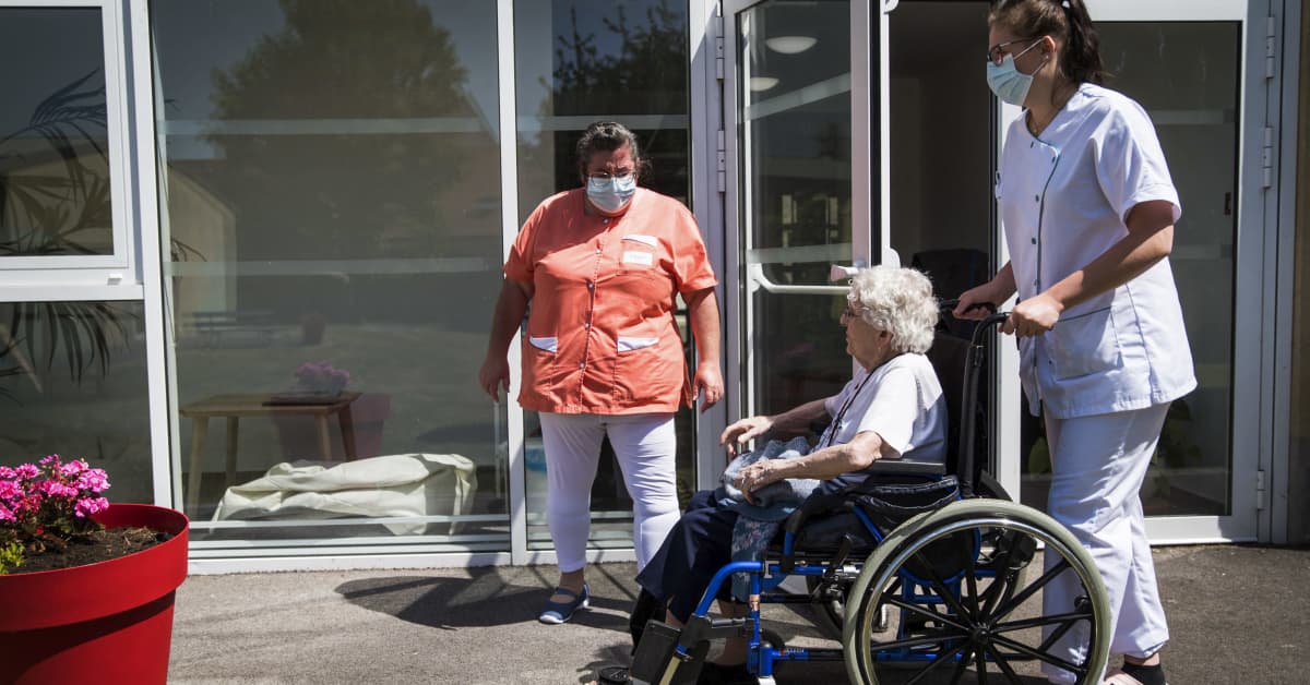 unions-issue-strike-warning-for-private-social-care-sector-yle-news-yle