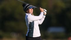 Matilda Castren seuraa palloa golfin LPGA-kiertueen kisassa lokakuussa 2021.