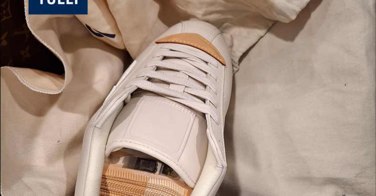 Tulli epäilee törkeää rahanpesua Helsinki-Vantaalla: 100 000 euroa käteistä matkalaukuissa