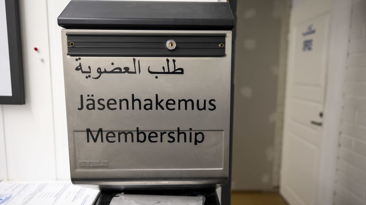 Jäsenhakemus laatikko Suomen islamilaisen yhdyskunnan moskeijassa Helsingissä