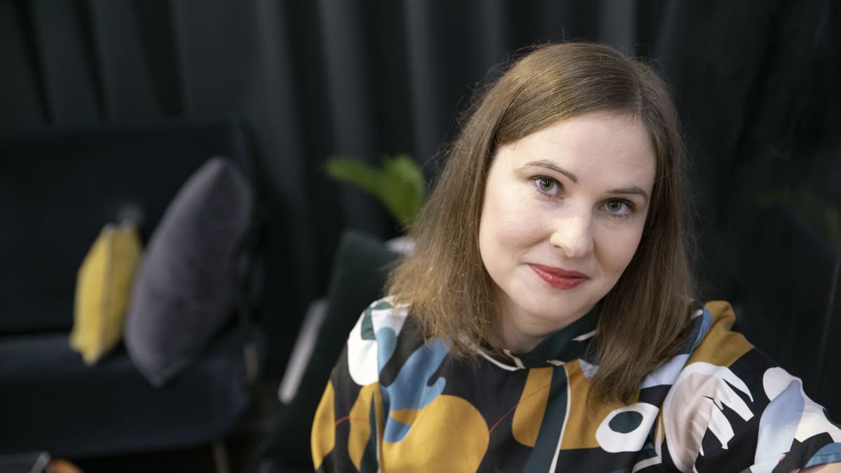 Emmiliina Kujanpää poseeraa